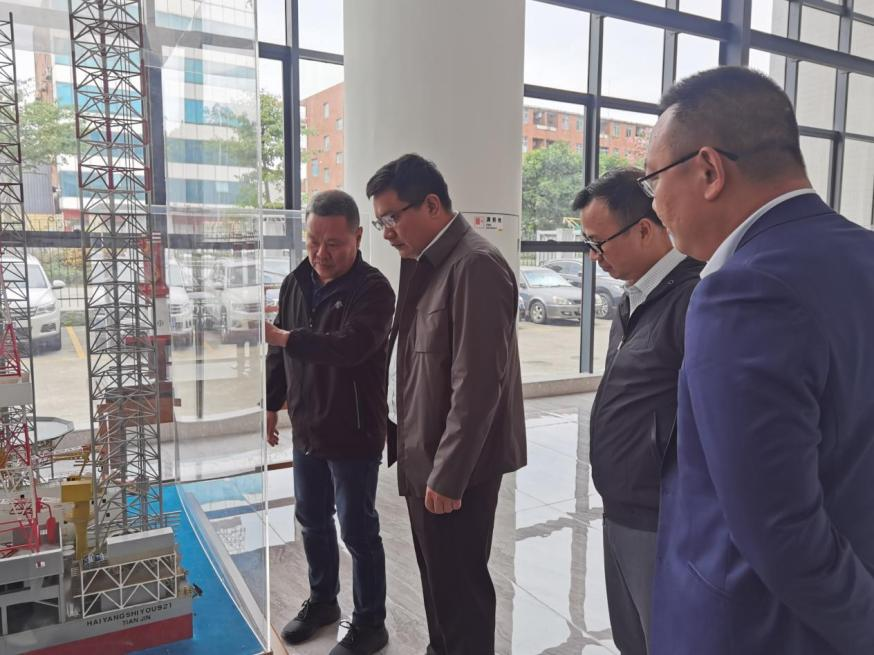 佛山市人才發(fā)展集團(tuán)、佛山市科創(chuàng)控股領(lǐng)導(dǎo)蒞臨我司調(diào)研指導(dǎo)！